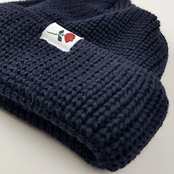 SHORT WOOL BEANIE ROSE - NAVY